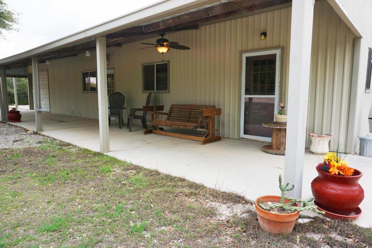 Popular attractions Area Nearby Property
